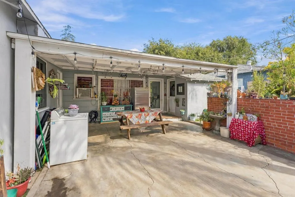 https://cdn.realtyfeed.com/cdn/127/307086225/922f46be04bd217b40c21c5db469c2e9.webp