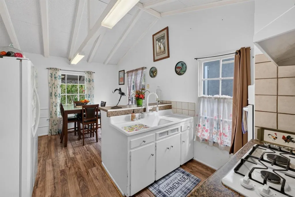 https://cdn.realtyfeed.com/cdn/127/307086225/abff113f4302a532f1fe2aa46c63f9f2.webp