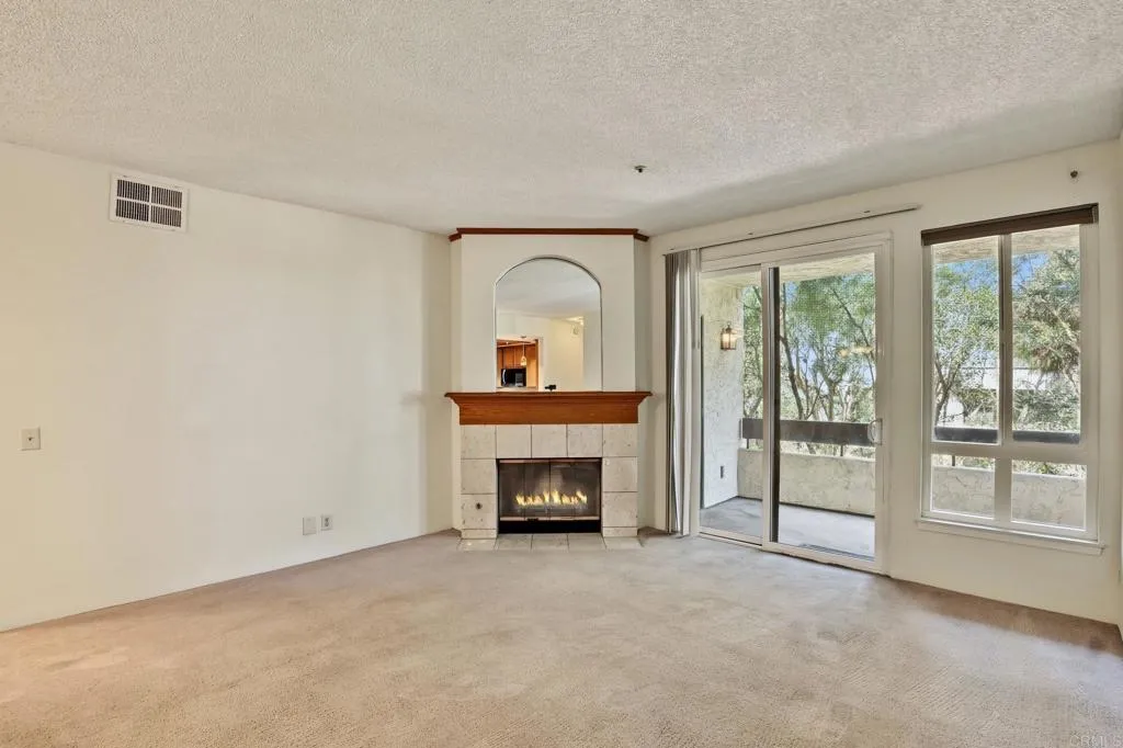 https://cdn.realtyfeed.com/cdn/127/307086287/b53efc930f1254ac38ad1882aeb67f19.webp