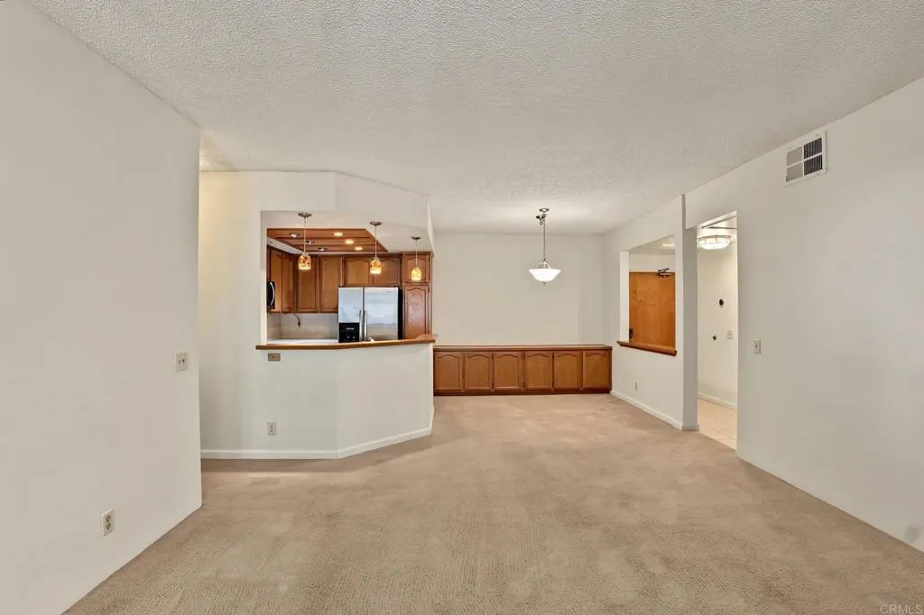 https://cdn.realtyfeed.com/cdn/127/307086287/d4f3f01caad7ae403460ce5838ff0caa.webp