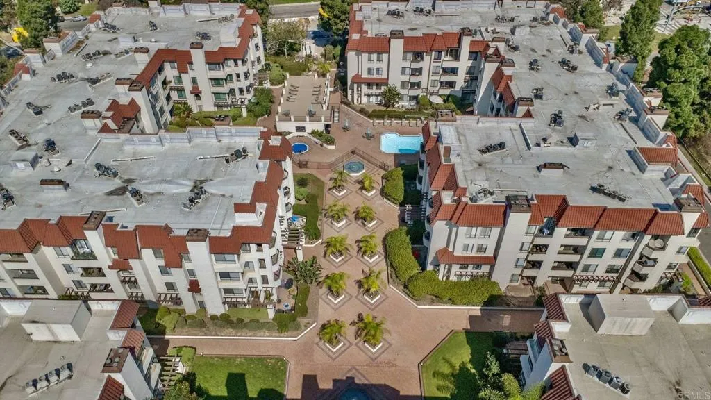 https://cdn.realtyfeed.com/cdn/127/307086287/f23542f5bd42030d085014cd952aaa4b.webp