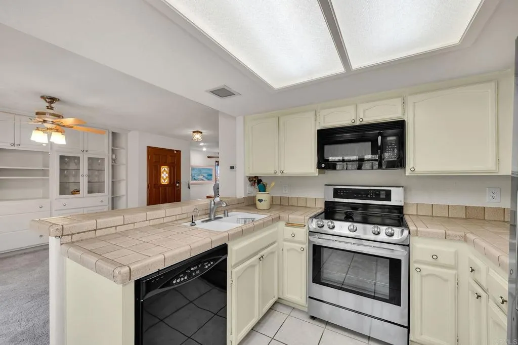 345 Playa Blanca, Encinitas, CA 92024 - Photo 2 of 32, Encinitas, CA