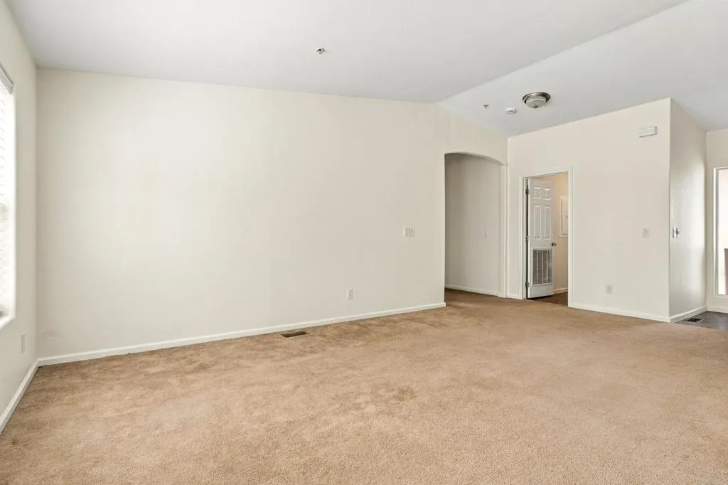 https://cdn.realtyfeed.com/cdn/127/307086340/5117915e2f882fb98e12579fa0f654db.webp