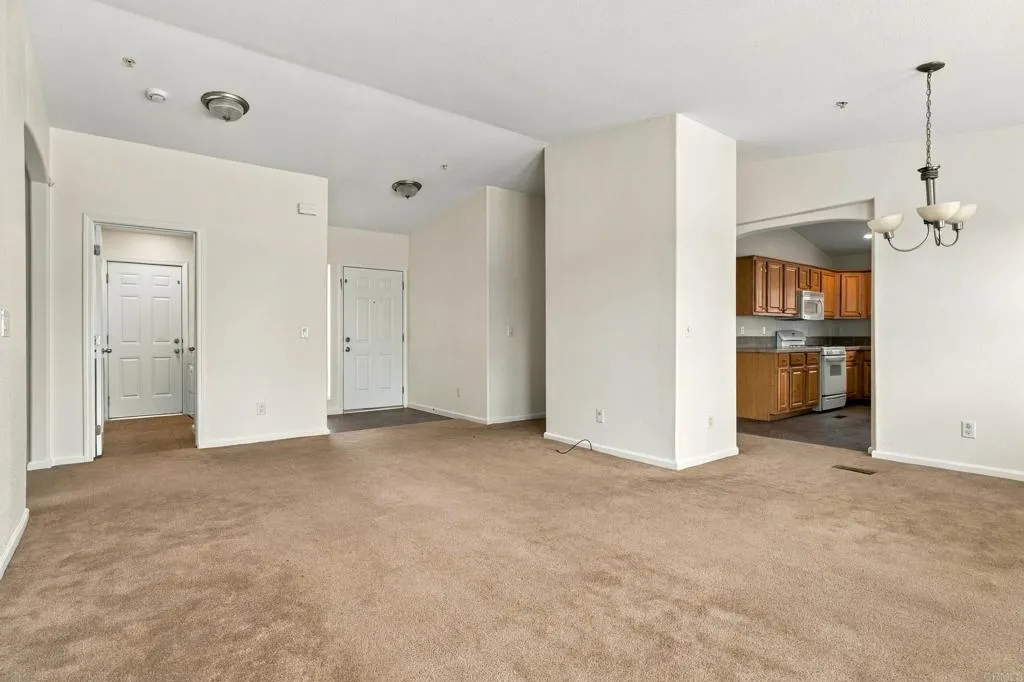 https://cdn.realtyfeed.com/cdn/127/307086340/741eab557fc57952bf40a60b150a0192.webp