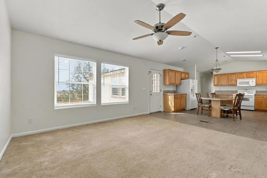 https://cdn.realtyfeed.com/cdn/127/307086340/936bfc0c7eb29f8ff8ad878e8f8128fa.webp