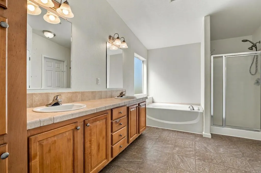 https://cdn.realtyfeed.com/cdn/127/307086340/b5f0a7a230d7c3e2a2e78e4db9c2603a.webp