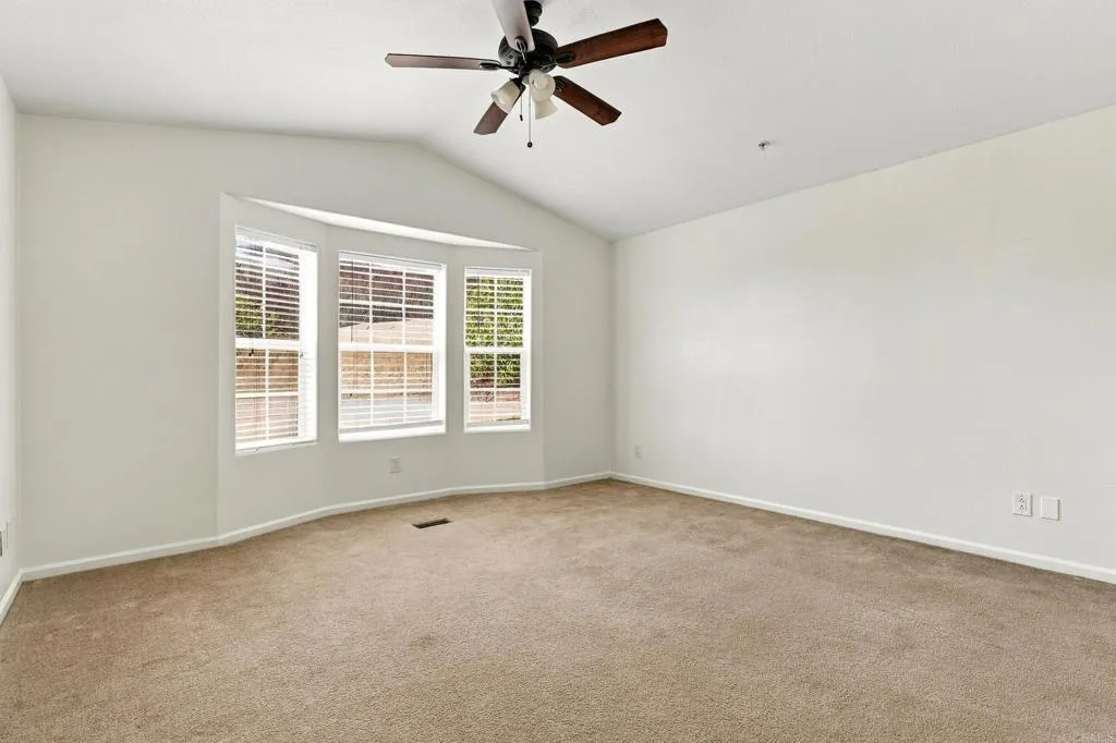 https://cdn.realtyfeed.com/cdn/127/307086340/d89842b7e4f379be0d7fd31b3851196d.webp