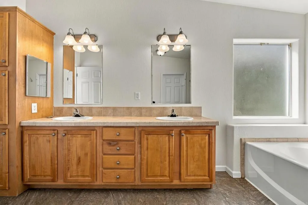 https://cdn.realtyfeed.com/cdn/127/307086340/e5122645b26bfa18be146268e7e46ca3.webp