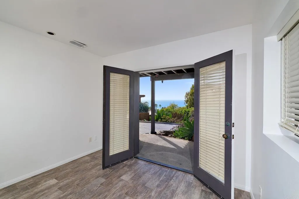 https://cdn.realtyfeed.com/cdn/127/307086349/5b7ebb77fe3219d7b0d50b9d83841375.webp
