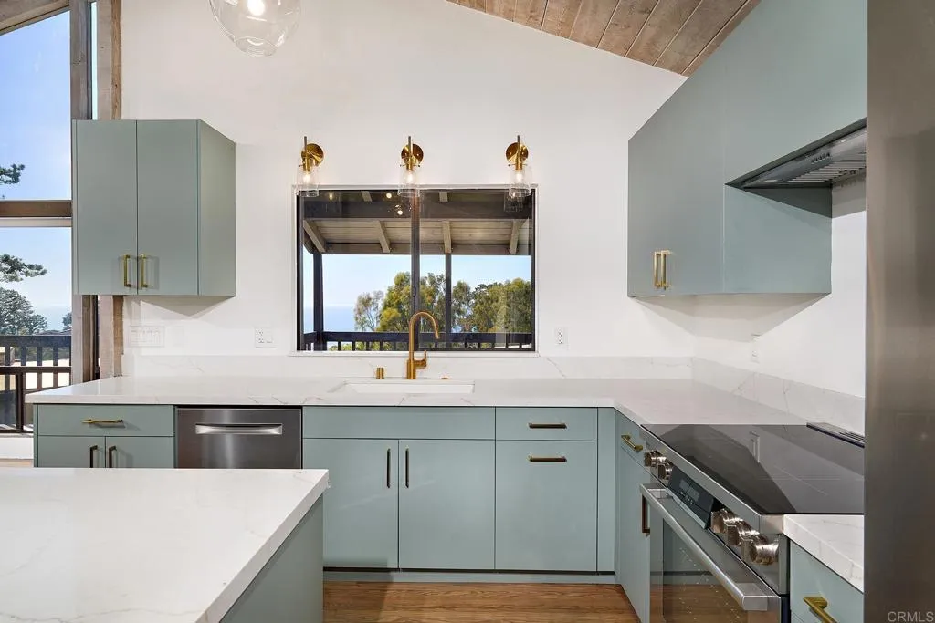 https://cdn.realtyfeed.com/cdn/127/307086349/60bf7203364ebb081b6d046c12c949df.webp