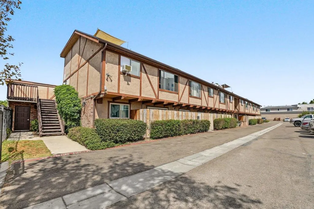 https://cdn.realtyfeed.com/cdn/127/307086453/dd430a93ec0545ed7440a1171d004abf.webp
