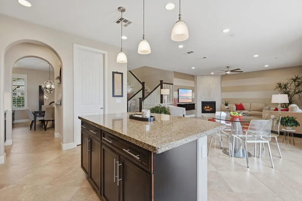 https://cdn.realtyfeed.com/cdn/127/307086598/55ff000630bcf5e2b0202af395397823.webp