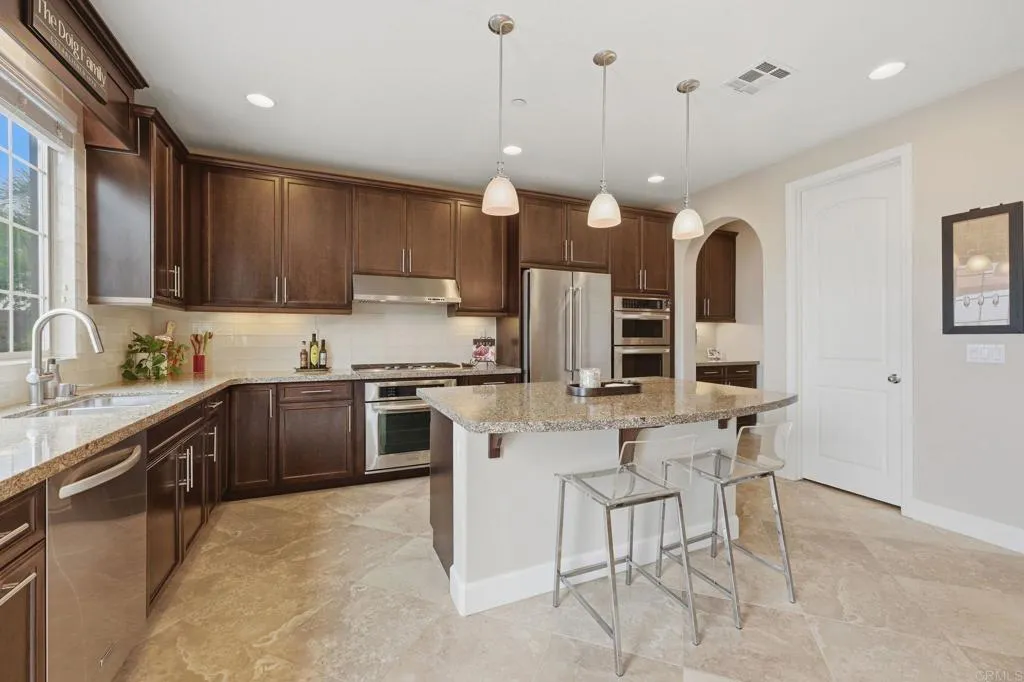 https://cdn.realtyfeed.com/cdn/127/307086598/7d7944ec7c54fb071d53f8ad6a63e1c1.webp