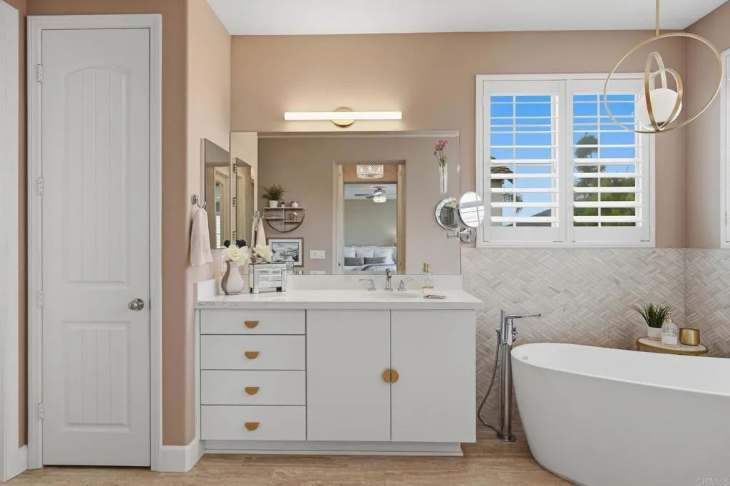 https://cdn.realtyfeed.com/cdn/127/307086598/ca511d038fdee04fb993872c8f10530b.webp