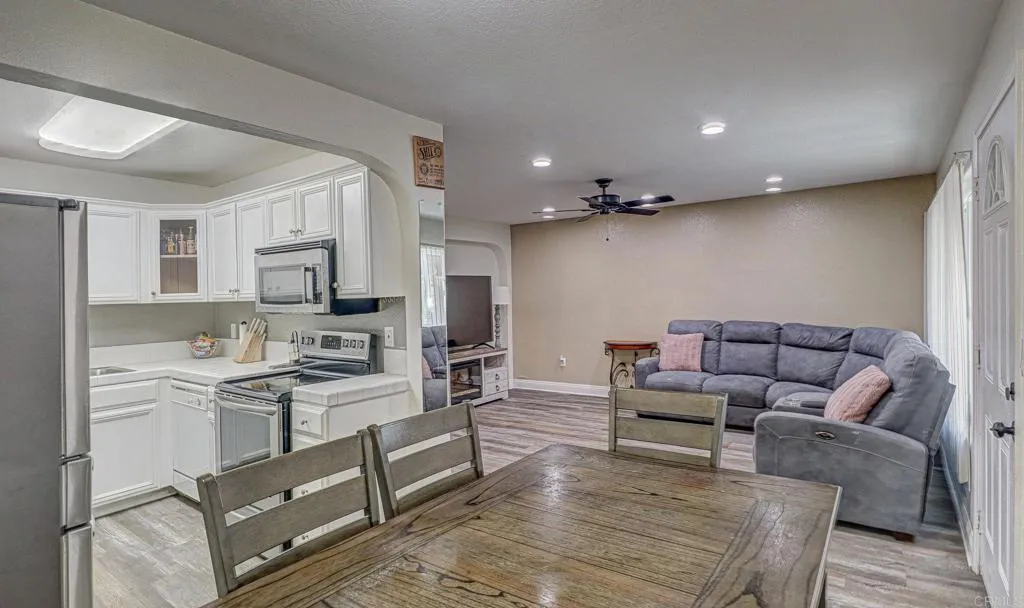 https://cdn.realtyfeed.com/cdn/127/307086648/6df5ec024102b78585dcf6a1b86489f2.webp