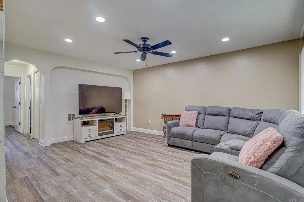 https://cdn.realtyfeed.com/cdn/127/307086648/cdcbcde78a0cf74cba208f864205f917.webp