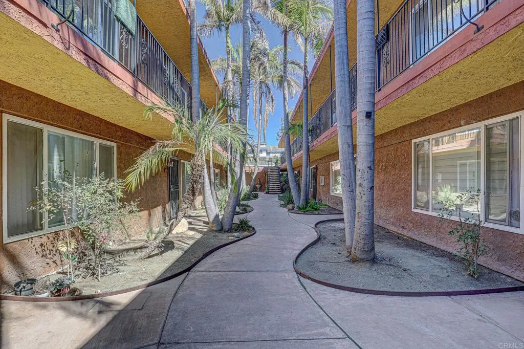 https://cdn.realtyfeed.com/cdn/127/307086648/dac88c89b83f0a7f62710fd46eaab696.webp