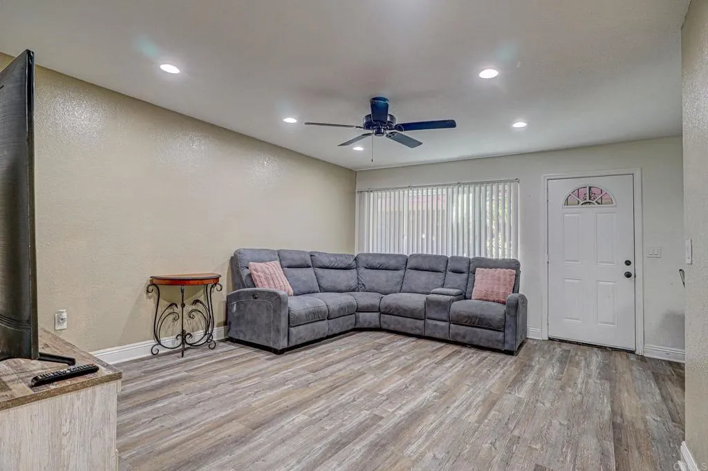 https://cdn.realtyfeed.com/cdn/127/307086648/f3a5879f2dd19636680948b5df18bb34.webp