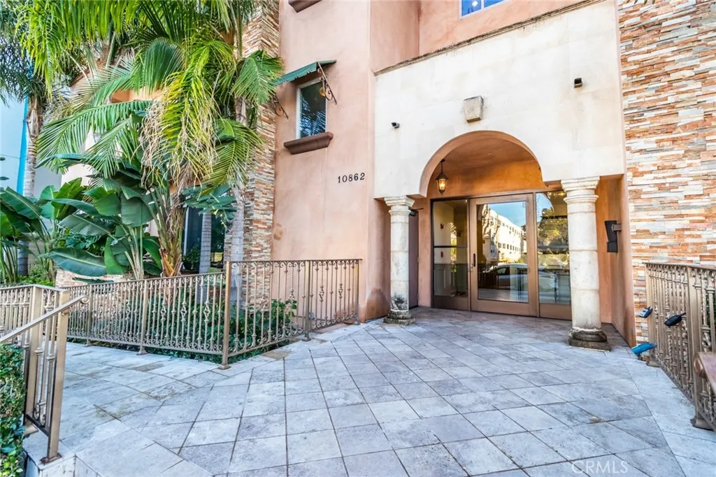 Toluca Lake, CA 91602