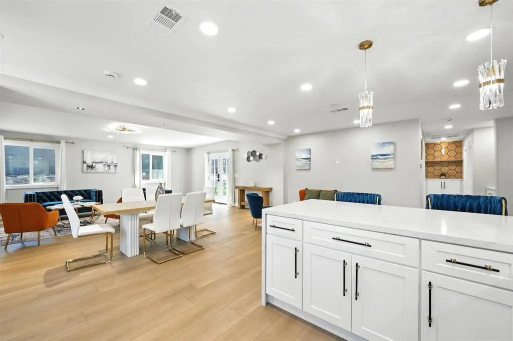 https://cdn.realtyfeed.com/cdn/127/307086702/718b5d4c264dd61fc73c02c4c73cb662.webp