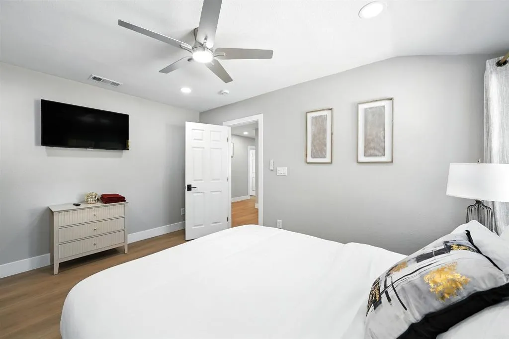 https://cdn.realtyfeed.com/cdn/127/307086702/f81c687f6a0a9a1de432e34727e1d36b.webp