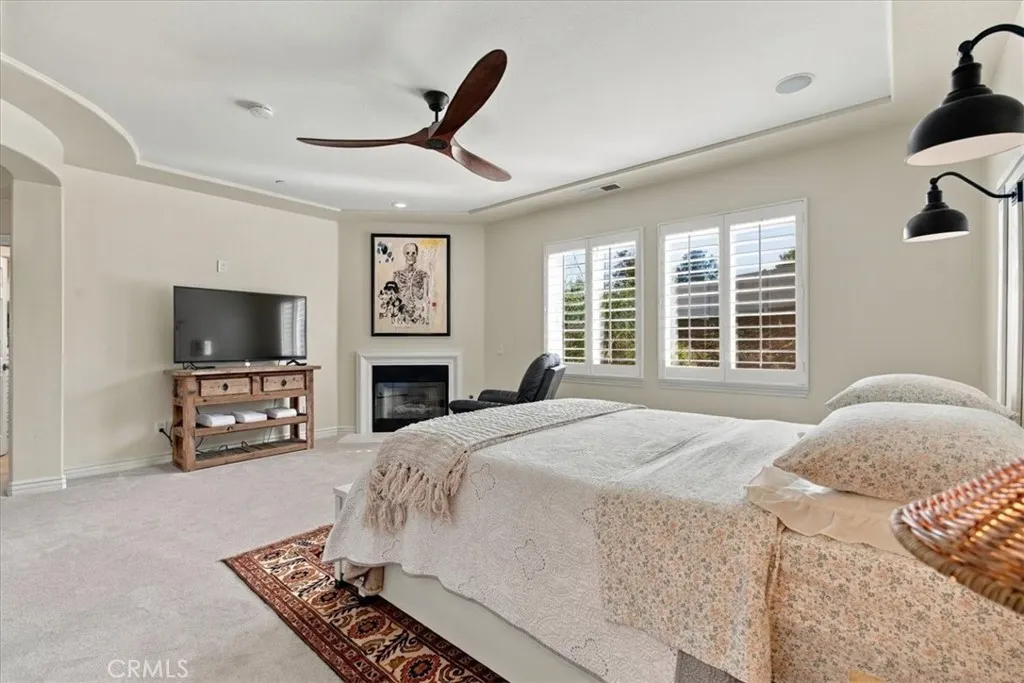 https://cdn.realtyfeed.com/cdn/127/307086709/84403d3a8ca6203a104ecda69eccf591.webp