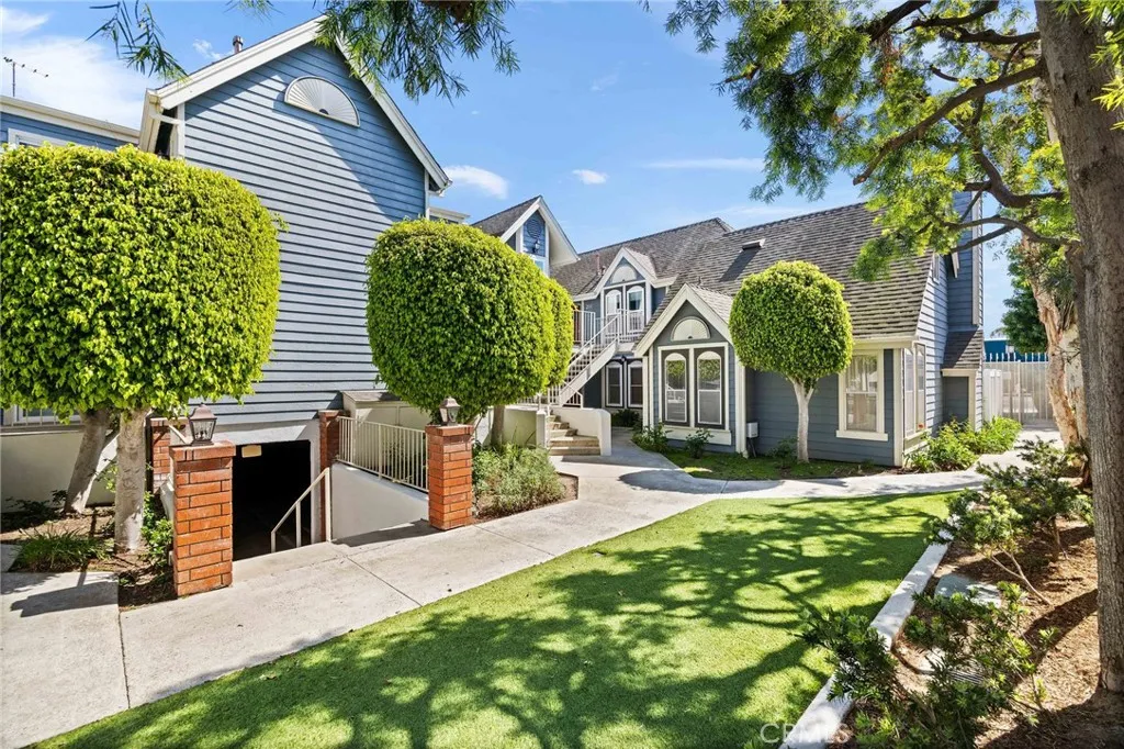 Costa Mesa, CA 92626