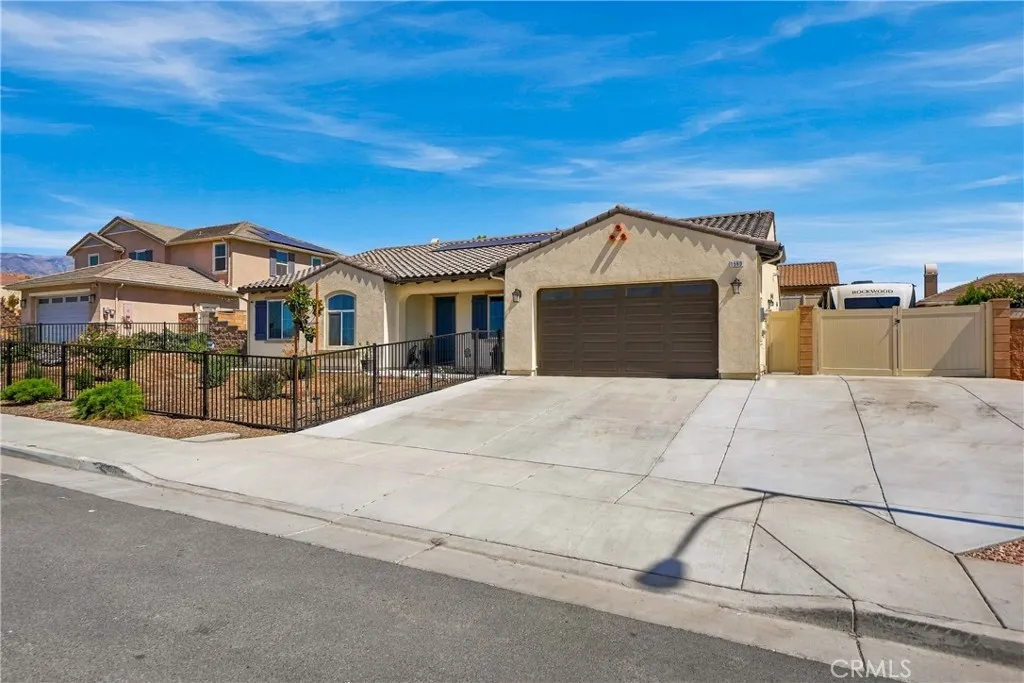 Banning, CA 92220