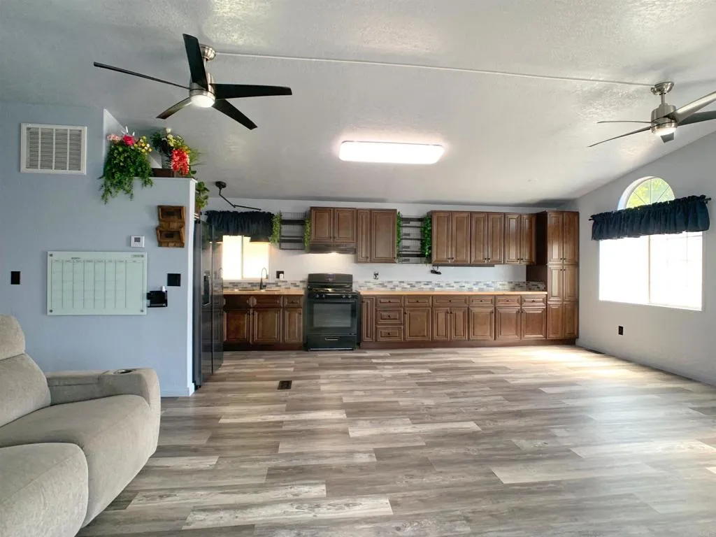 https://cdn.realtyfeed.com/cdn/127/307086802/d1eb5161429f5e7cc85fe5f8779deee7.webp