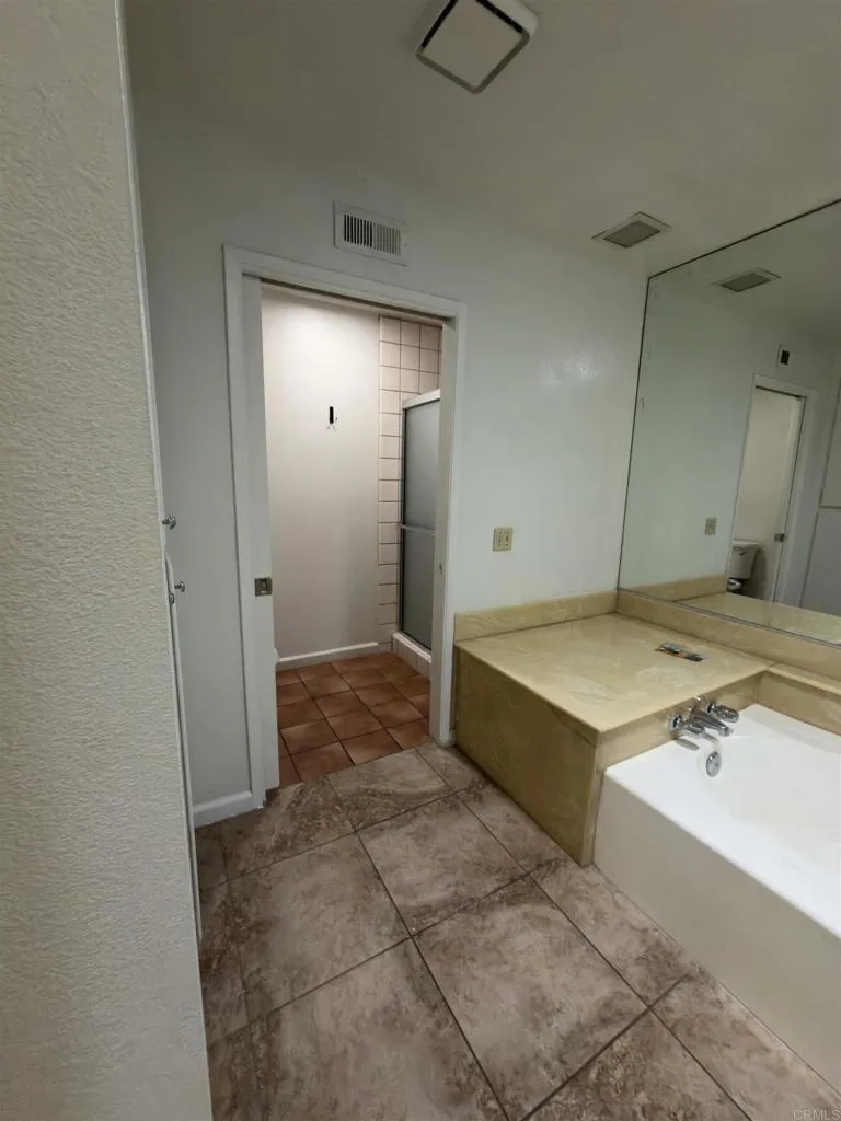 https://cdn.realtyfeed.com/cdn/127/307086813/1adf1c4f6a494f82e032d01fdc099190.webp