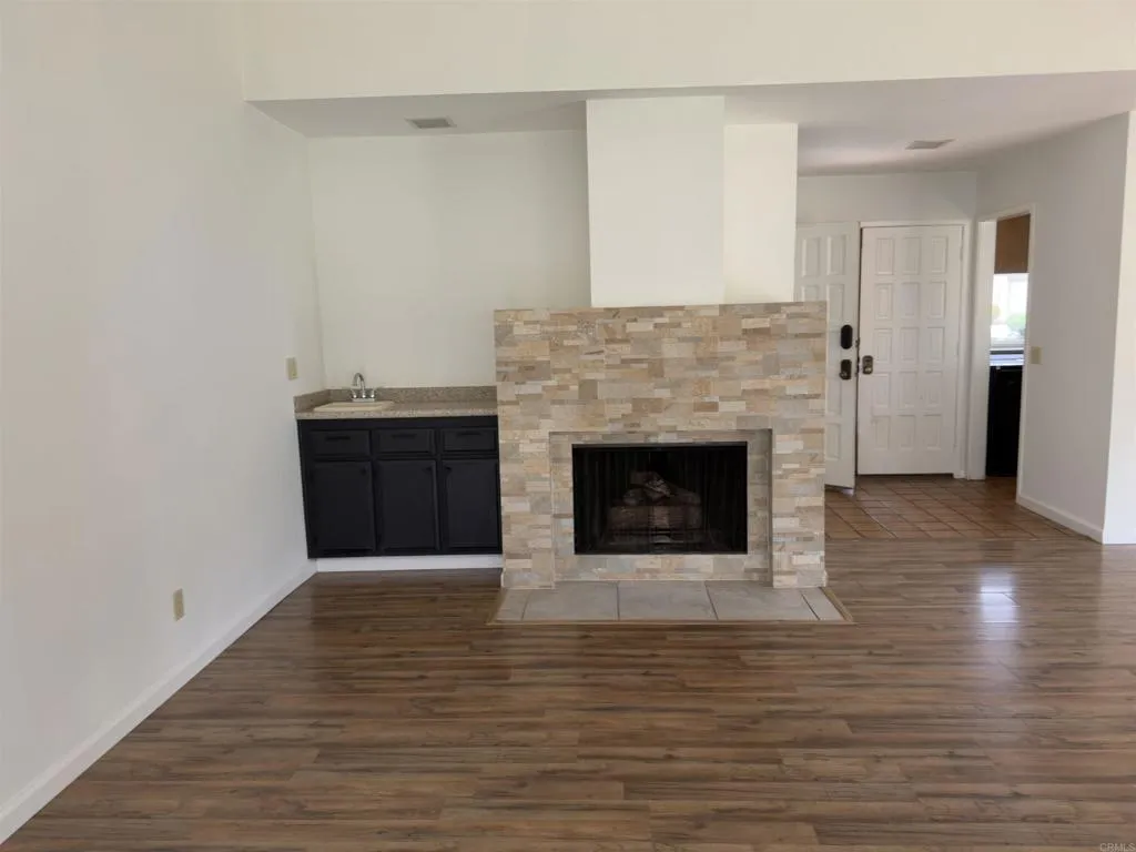 https://cdn.realtyfeed.com/cdn/127/307086813/305c00f4ba104dbc23e748458fce3be7.webp