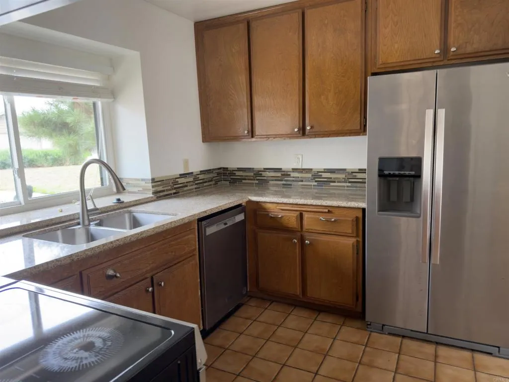 https://cdn.realtyfeed.com/cdn/127/307086813/57a28aa47d6984db7c39e0fdaab52c5e.webp