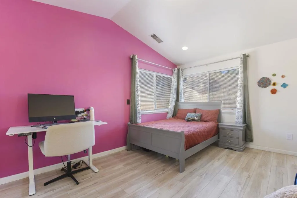 https://cdn.realtyfeed.com/cdn/127/307086825/088d6700bcb342db7490608887fdb209.webp