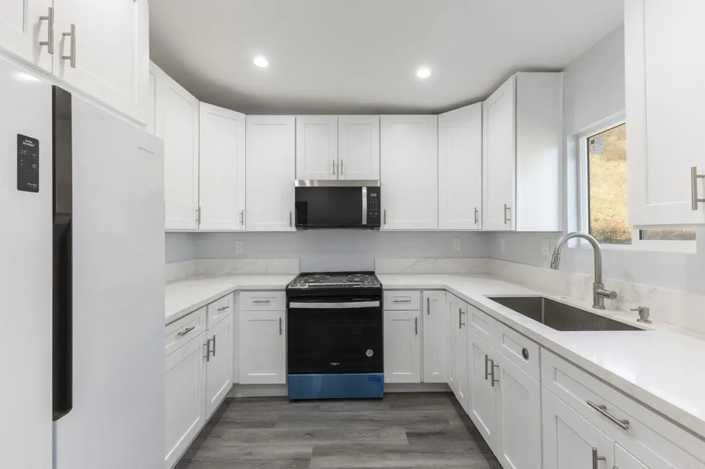 https://cdn.realtyfeed.com/cdn/127/307086825/54f3002f2c45f0b1526df3adf7ee14c9.webp