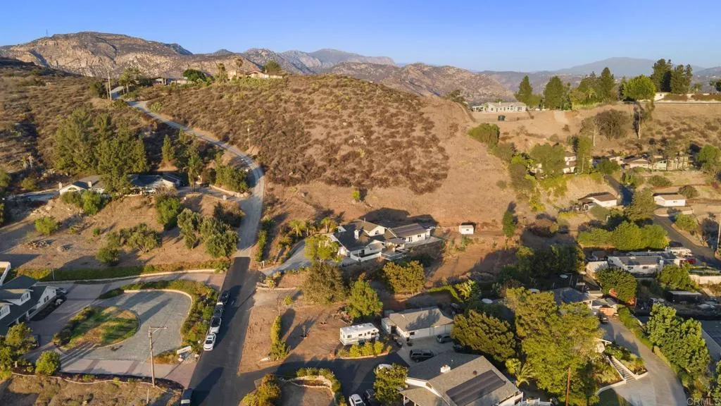 https://cdn.realtyfeed.com/cdn/127/307086825/8dfb62da232703e383d09be23ee4e4c9.webp
