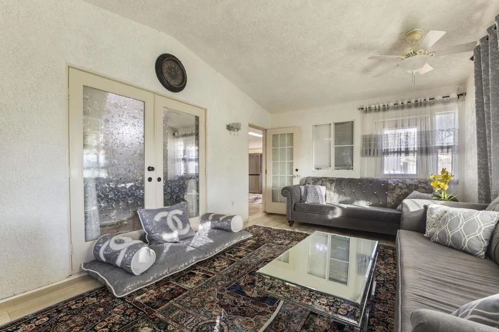 https://cdn.realtyfeed.com/cdn/127/307086825/eaf8eb21163250a72edd315996a3ee2a.webp