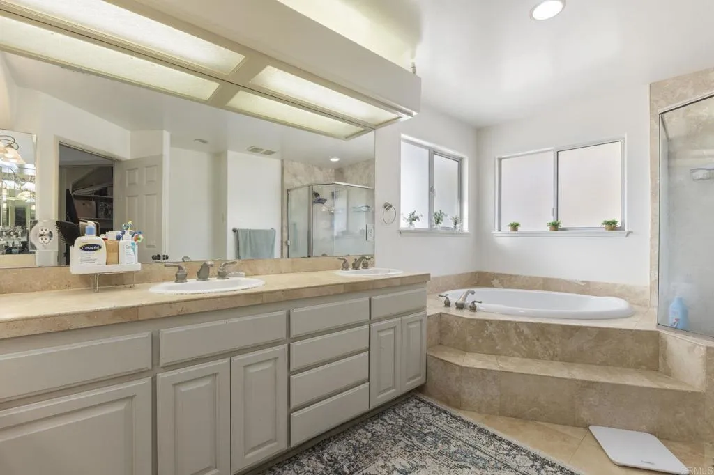 https://cdn.realtyfeed.com/cdn/127/307086825/ee7889a1c277024a752cd59f3b289e2d.webp