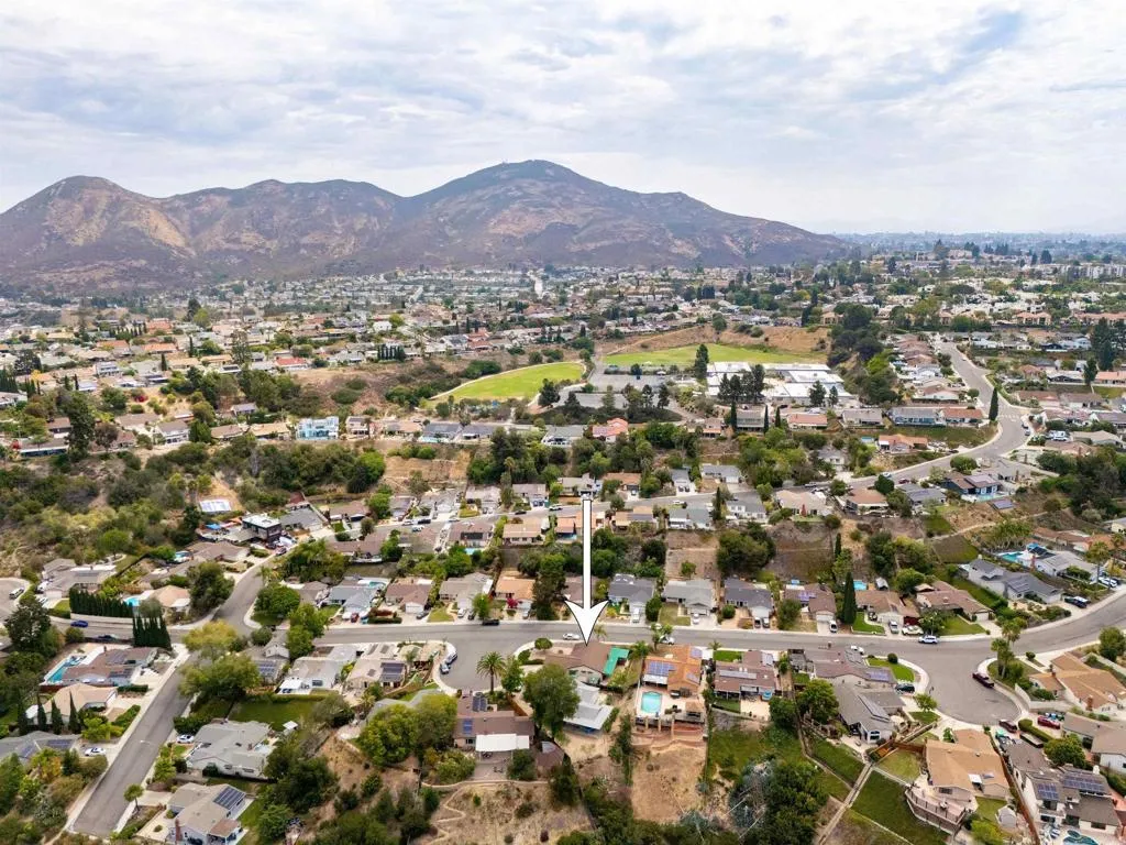 https://cdn.realtyfeed.com/cdn/127/307086828/b0d1b7ce9663d813b5a9f38e30fa4d56.webp