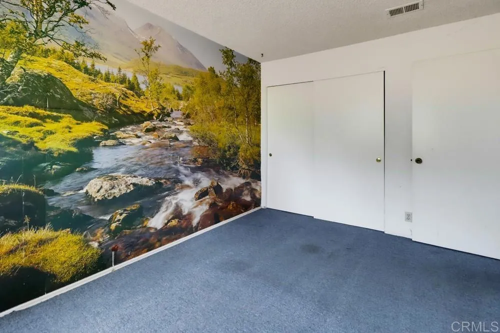 https://cdn.realtyfeed.com/cdn/127/307086831/2a521fff0adf6d042b5e2cddf438d7b7.webp