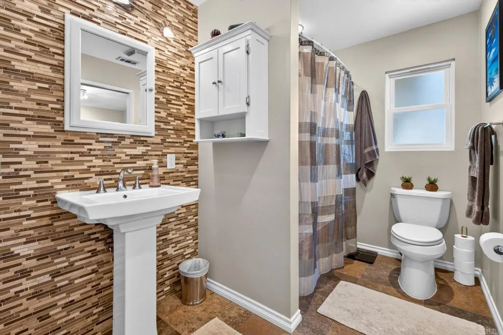 https://cdn.realtyfeed.com/cdn/127/307086941/b8f8df2bafb92bd1b87a95a09b8801dc.webp