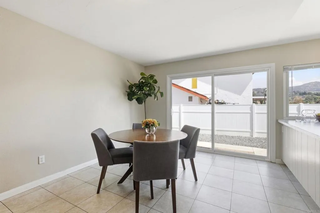 https://cdn.realtyfeed.com/cdn/127/307086947/2e1818b6bf10850ac7233490d27ec82b.webp