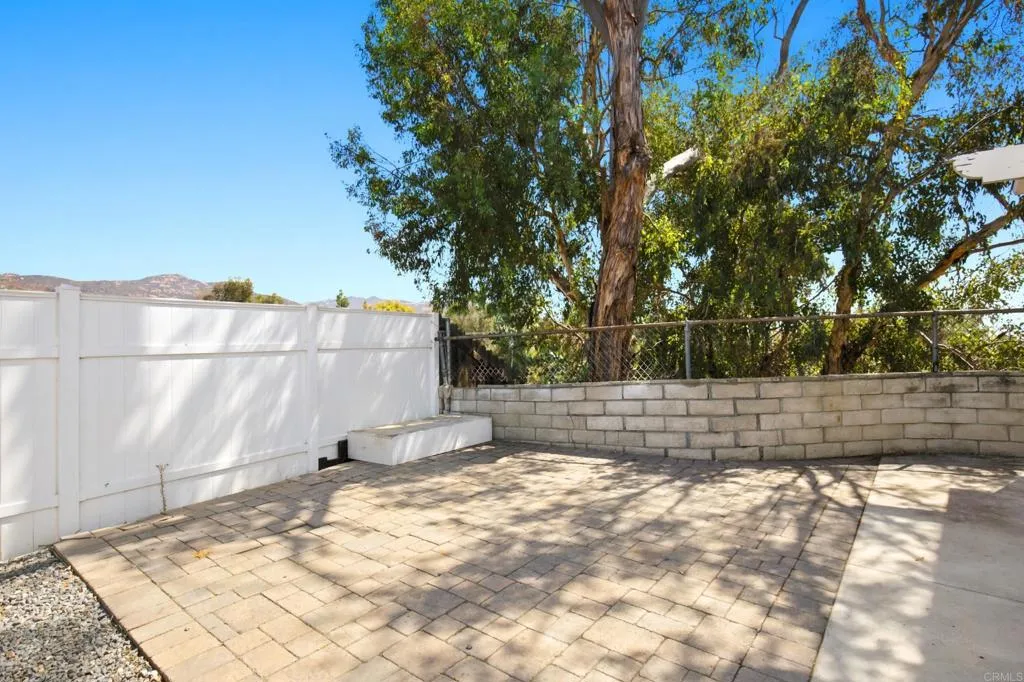 https://cdn.realtyfeed.com/cdn/127/307086947/2fdfa0468cdaab02ac194b5e83848de8.webp