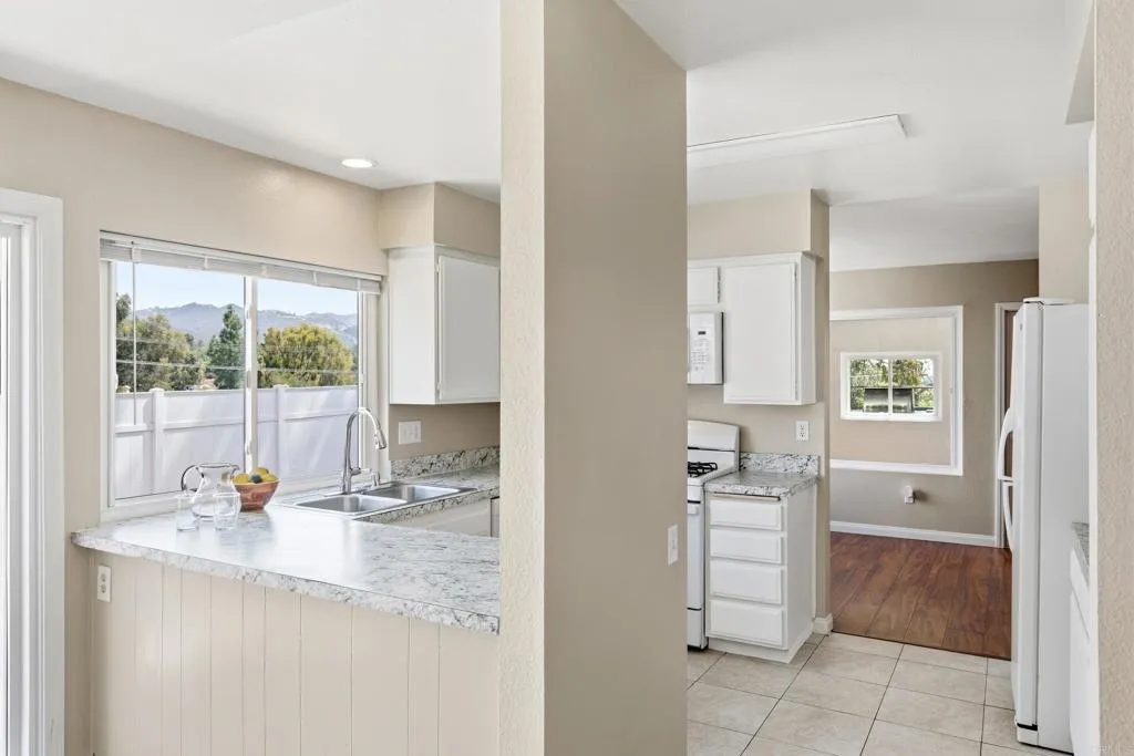 https://cdn.realtyfeed.com/cdn/127/307086947/551803bf953dcfb20b18bb2074f77540.webp