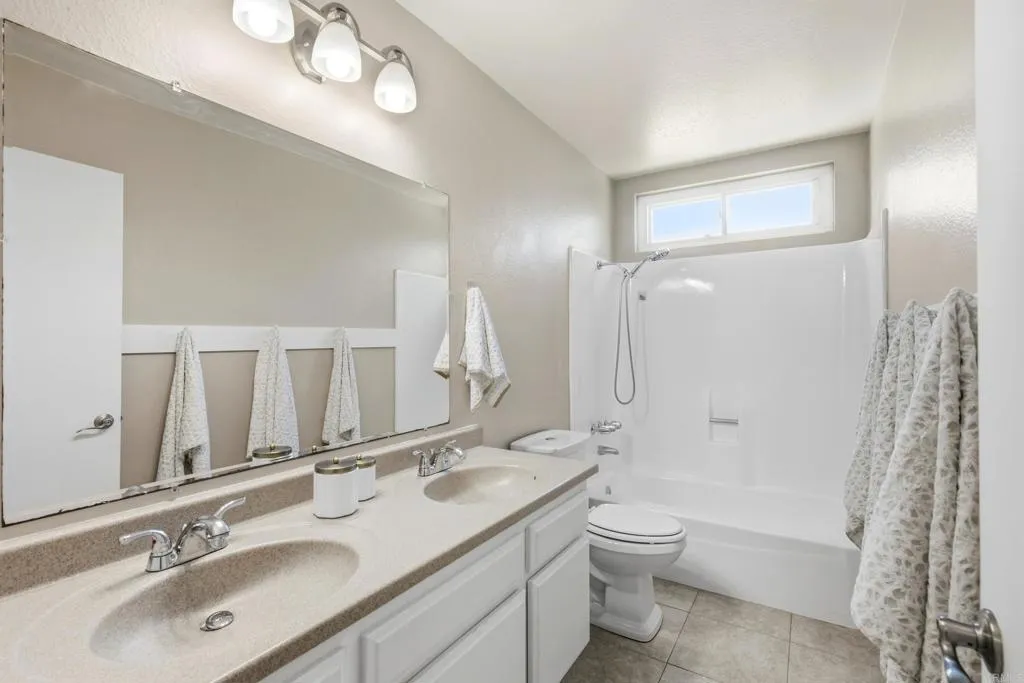 https://cdn.realtyfeed.com/cdn/127/307086947/7011b756f20dd995056e4ce3d38be6e5.webp