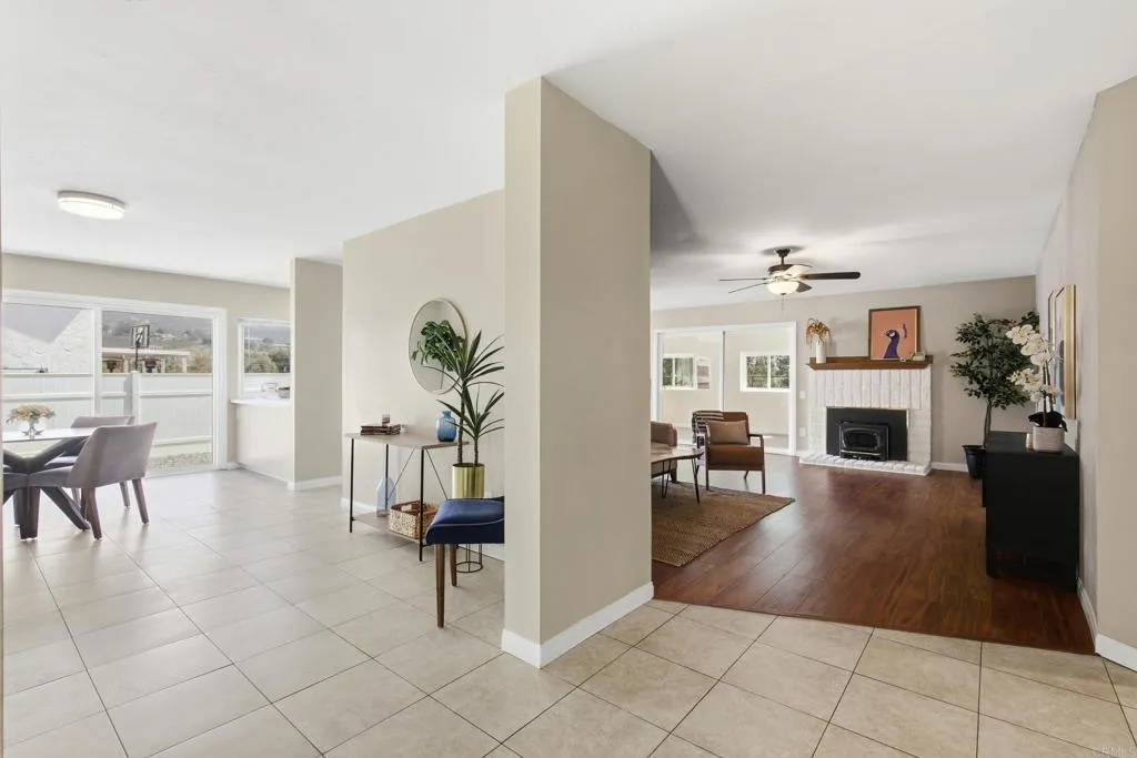 https://cdn.realtyfeed.com/cdn/127/307086947/cf18259895df6b025c96116baca7e158.webp