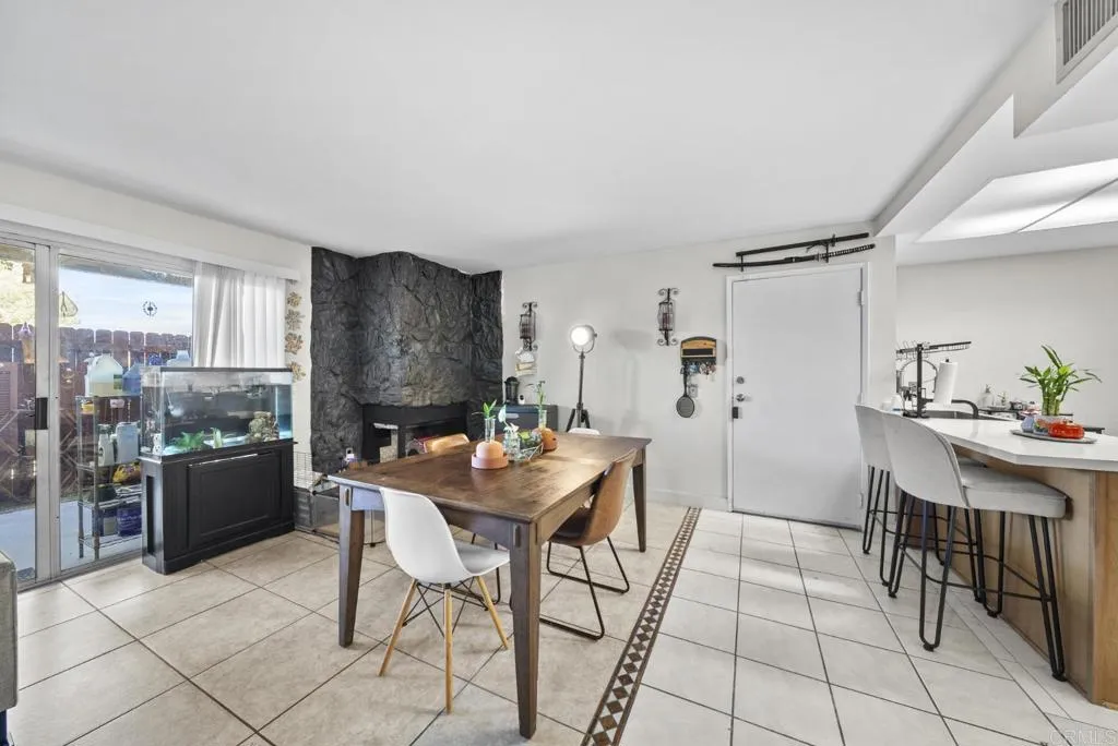 https://cdn.realtyfeed.com/cdn/127/307087040/65d0ff09eab5273b1a3f71cd879979ef.webp