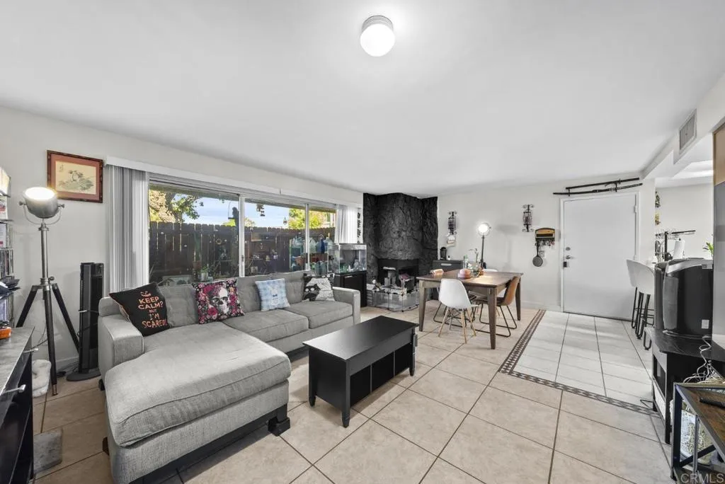 https://cdn.realtyfeed.com/cdn/127/307087040/b2ff5044ab38b623d26d5cd2f026176c.webp