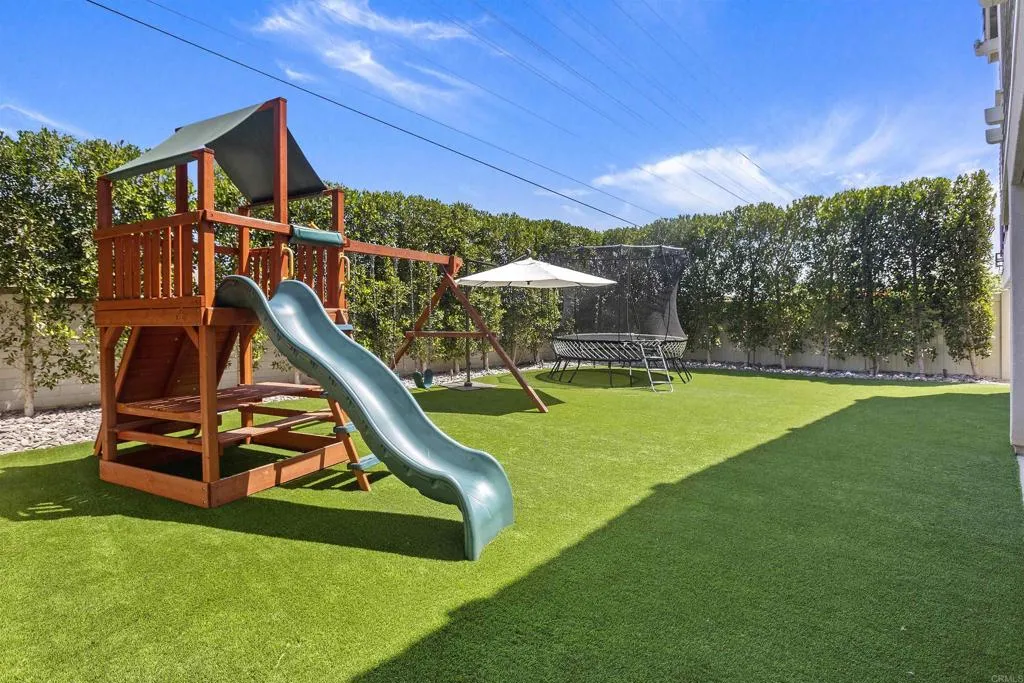 https://cdn.realtyfeed.com/cdn/127/307087045/0c60efef0340427f4760ac5c3001c653.webp