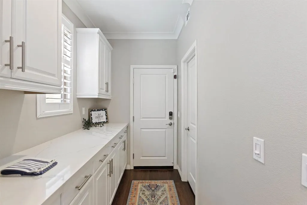 https://cdn.realtyfeed.com/cdn/127/307087045/61a68414aa31a03beae17b413ea4d02d.webp