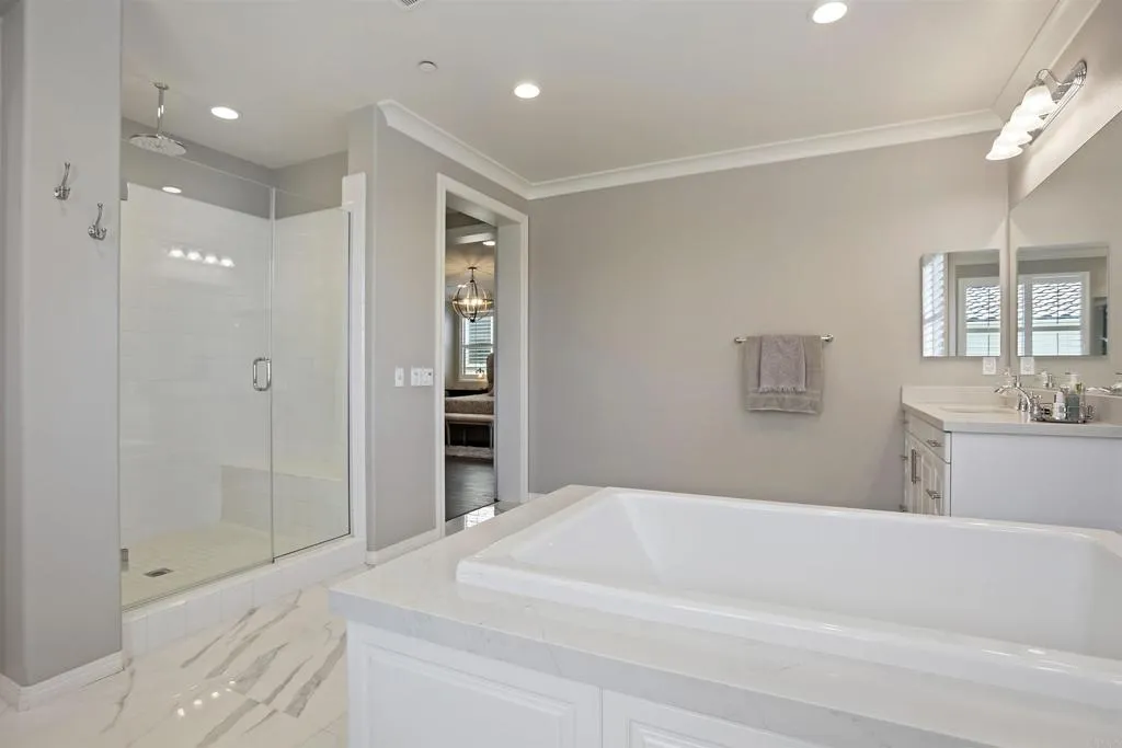 https://cdn.realtyfeed.com/cdn/127/307087045/dbbc23f15e7b9425d479e51218cc7817.webp